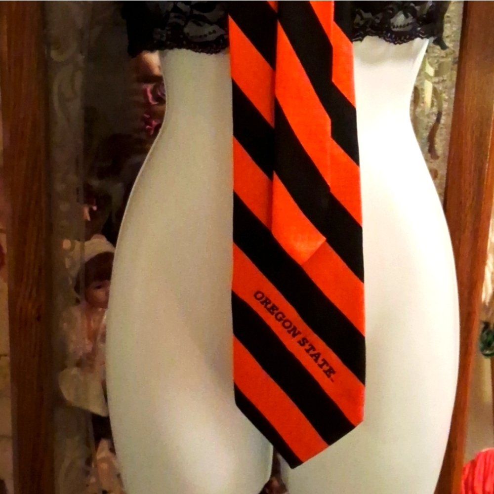 100% SILK,Vintage,Unisex,Orange & Black,Striped,Oregon State,College,  Tie🧡🖤🧡